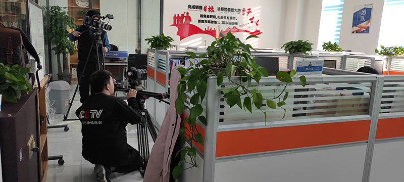 重磅消息！央視拍攝組入駐海固進(jìn)行企業(yè)大片拍攝